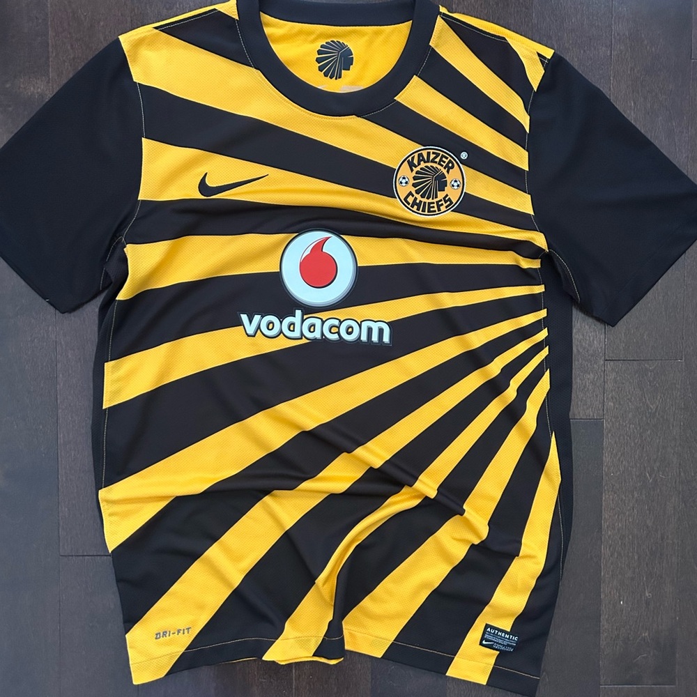 Kaizer Chiefs F.C Nike 2012/2013 Home Football / Soccer Kit